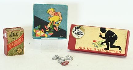 Ensemble de 4 jeux de société, usures d'usage, en 