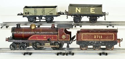 Hornby, 0 scale, three pieces as-is:
 - Mechanical