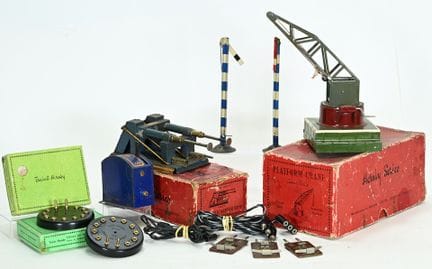 Hornby, Scale 0, eight pieces for scenery and powe