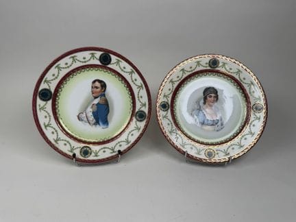 Pair of polychrome and gold porcelain plates decor