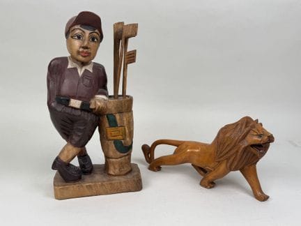 Set of two carved and polychrome wooden figurines 