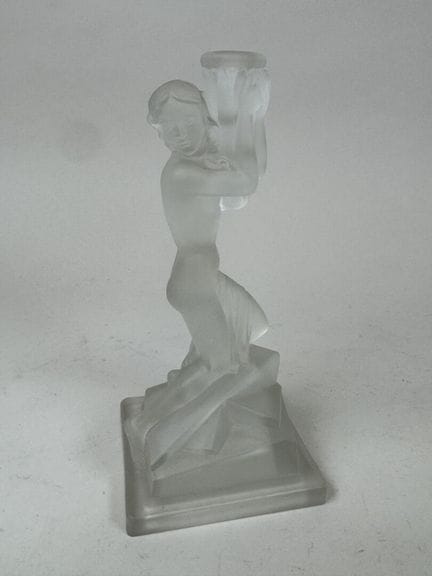 School, 20th century.
Woman with a Jar.
Molded, pr