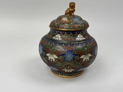 ASIA, XX secolo.
Portacaramelle in ottone o bronzo