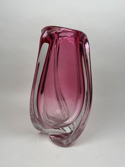 VAL SAINT LAMBERT.
Importante vaso in vetro colora