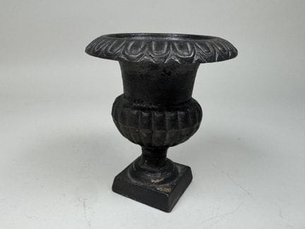 Small Medici vase made of cast iron with a fluted 