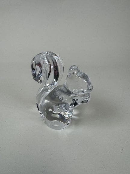 DAUM FRANCE. 
Squirrel. 
Crystal subject. 
Signed 
