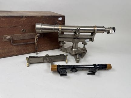 H. MORIN, Paris.
Metal tachymeter or theodolite.
I