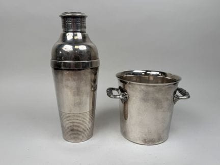 Set in metallo argentato composto da:
- CHRISTOFLE
