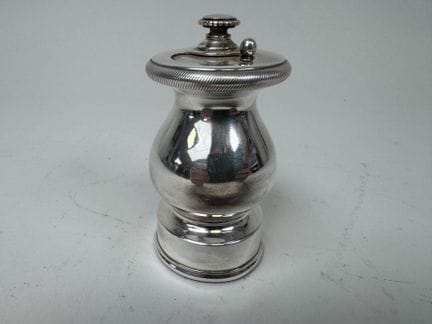 KIRBY BEARDS &amp; Co.
Small silver plated metal p