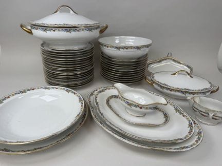 LIMOGES.
"To the Faience Lions in Paris."
A tablew