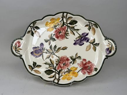 GIEN.
"The Large Flowers of GIEN."
Large two-handl