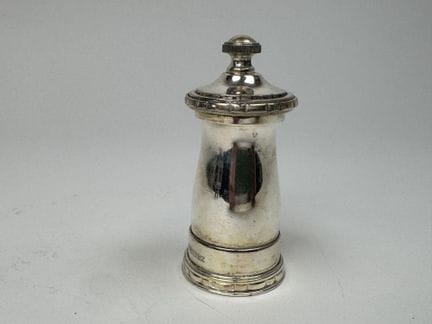 PEUGEOT FRERES.
MARTINEZ (hotel?).
Small silver pl