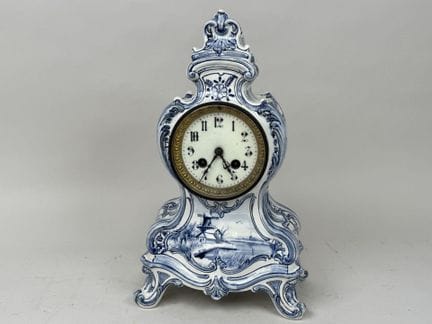 DELFT.
A scalloped-shaped blue-and-white earthenwa