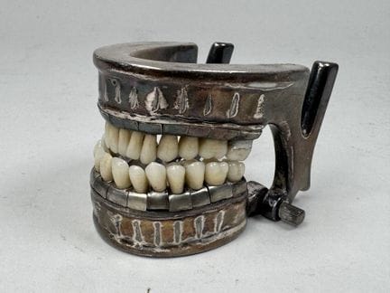 VECABE. 
Rare demonstration model made of a silver
