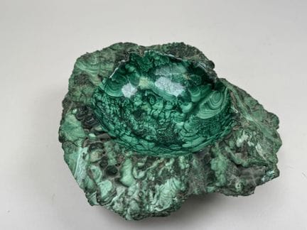 Grande portogioie in malachite.
8 x 20 x 17 cm.