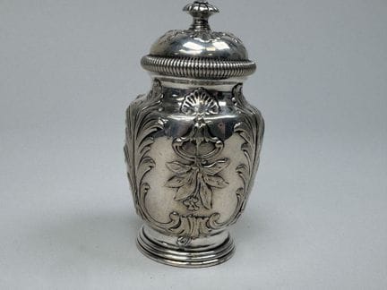CHRISTOFLE.
Small silver plated pepper mill with a