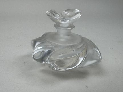 LALIQUE FRANCE
Flacone di profumo modello "Samoa" 