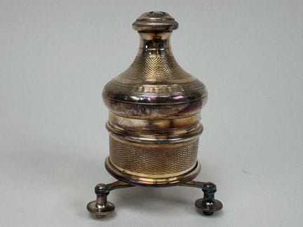 FOR THE HOMEMAKER.
Small pepper mill made of guill