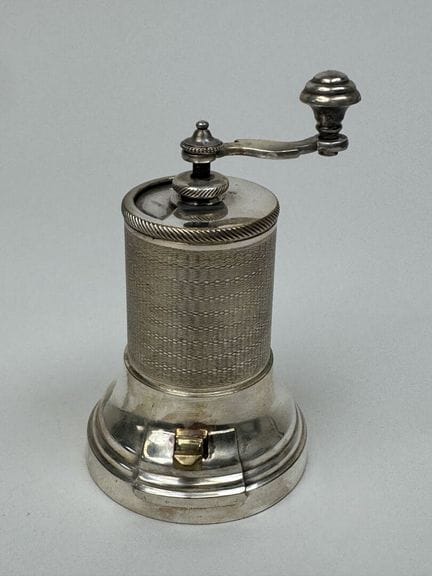 A. FRENAIS.
Small silver plated metal pepper mill 