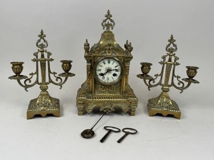 Kaminverzierung aus ziselierter Bronze oder Messin