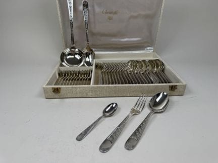 CHRISTOFLE.
VILLEROY model.
Silver plated cutlery 