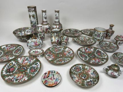 CHINA, 20. Jahrhundert.
Umfangreiche Sammlung von 