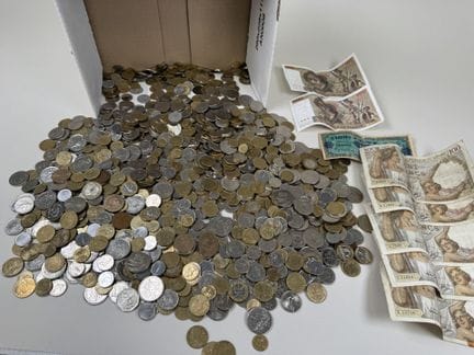 Umfangreiche Sammlung loser Münzen.
Dazu gehört ei
