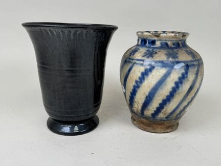 Set aus Steingut und Keramik, bestehend aus:
- ein