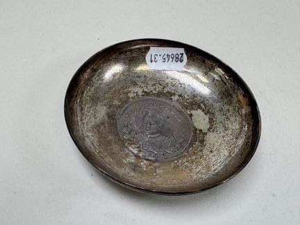 IRAN.
Kleine Schale aus ausländischem Silber, dere