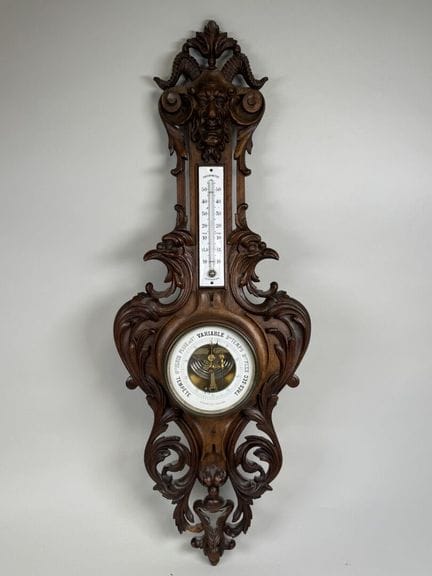 Barometer und Thermometer aus geschnitztem, patini