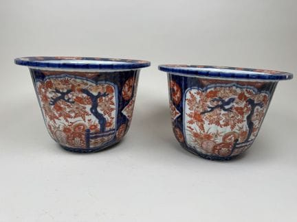 JAPAN, IMARI.
Two polychrome porcelain planters th