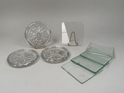 Set bestehend aus:
- BACCARAT.
Set mit 3 Flaschenu