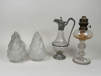 Set bestehend aus:
- zwei Glasflammen.
H. 21 cm.
D
