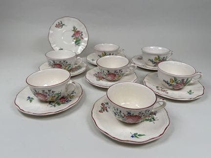 KELLER y GUERIN en LUNEVILLE.
Siete tazas y ocho p