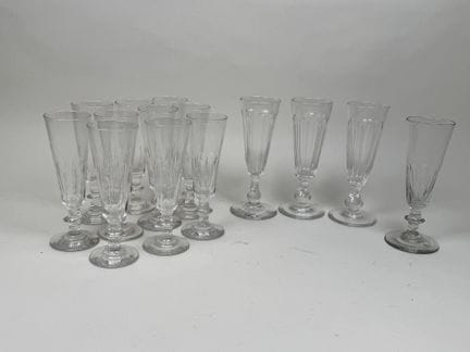 Juego de 10 copas de champán de cristal con arista