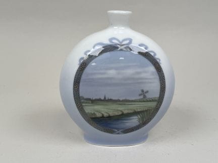 COPENHAGUE.
Pequeño jarrón conmemorativo de porcel