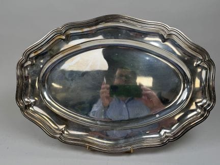 FRIONNET FRANÇOIS.
Large, scalloped-edge platter m