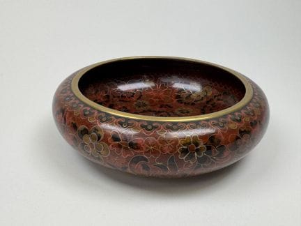 ASIA, siglo XX.
Copa circular de latón con compart
