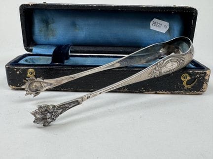 Pinza para azúcar de plata 950/1000, con el sello 