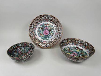 ASIA, 20th century.
Set of polychrome and gold por