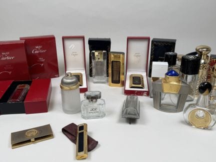 CARTIER - CHANEL - etc...
Lot de flacons à parfums