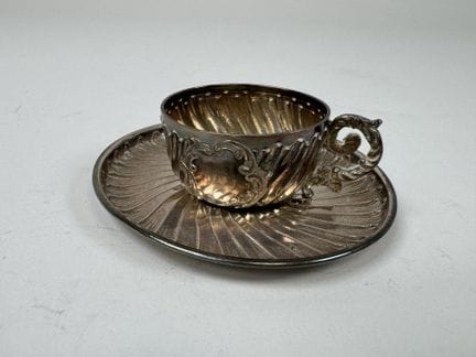 Small coffee cup and saucer made of 950/1000 silve