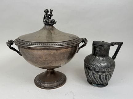 Large silver plated metal soup tureen or vegetable