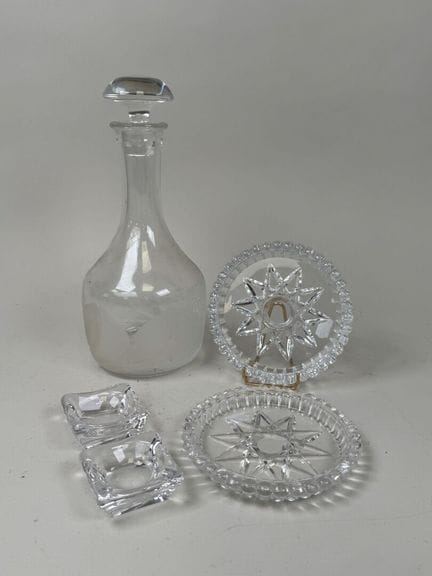 30
Lot en cristal et verre comprenant :
- Cristal 