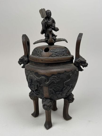 CHINA, siglo XX.
Quemador de incienso de bronce pa