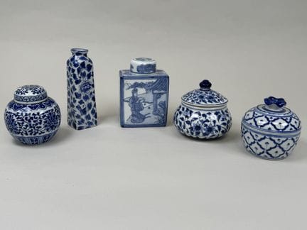 ASIA, 20th century.
A set of 5 blue-and-white porc