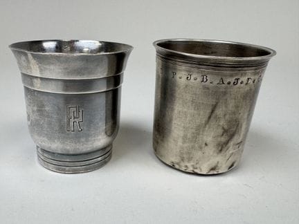Two 950/1000 silver goblets, Minerva hallmark.
Wei