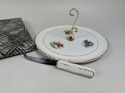 MOULIN-DES-LOUPS.
Cheese platter decorated with ho