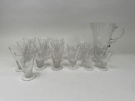 LALIQUE, Francia.
Modelo BOURGUEIL.
Juego parcial 