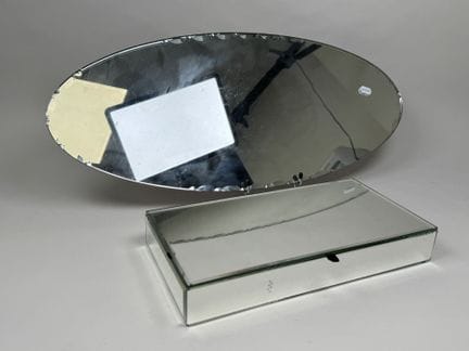 El lote incluye:
- un estuche rectangular compuest